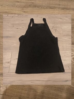 ✨ ESSENTIAL Forever 21 High-Neck Scallopped Straps Ribbed Tank ✨ Size S